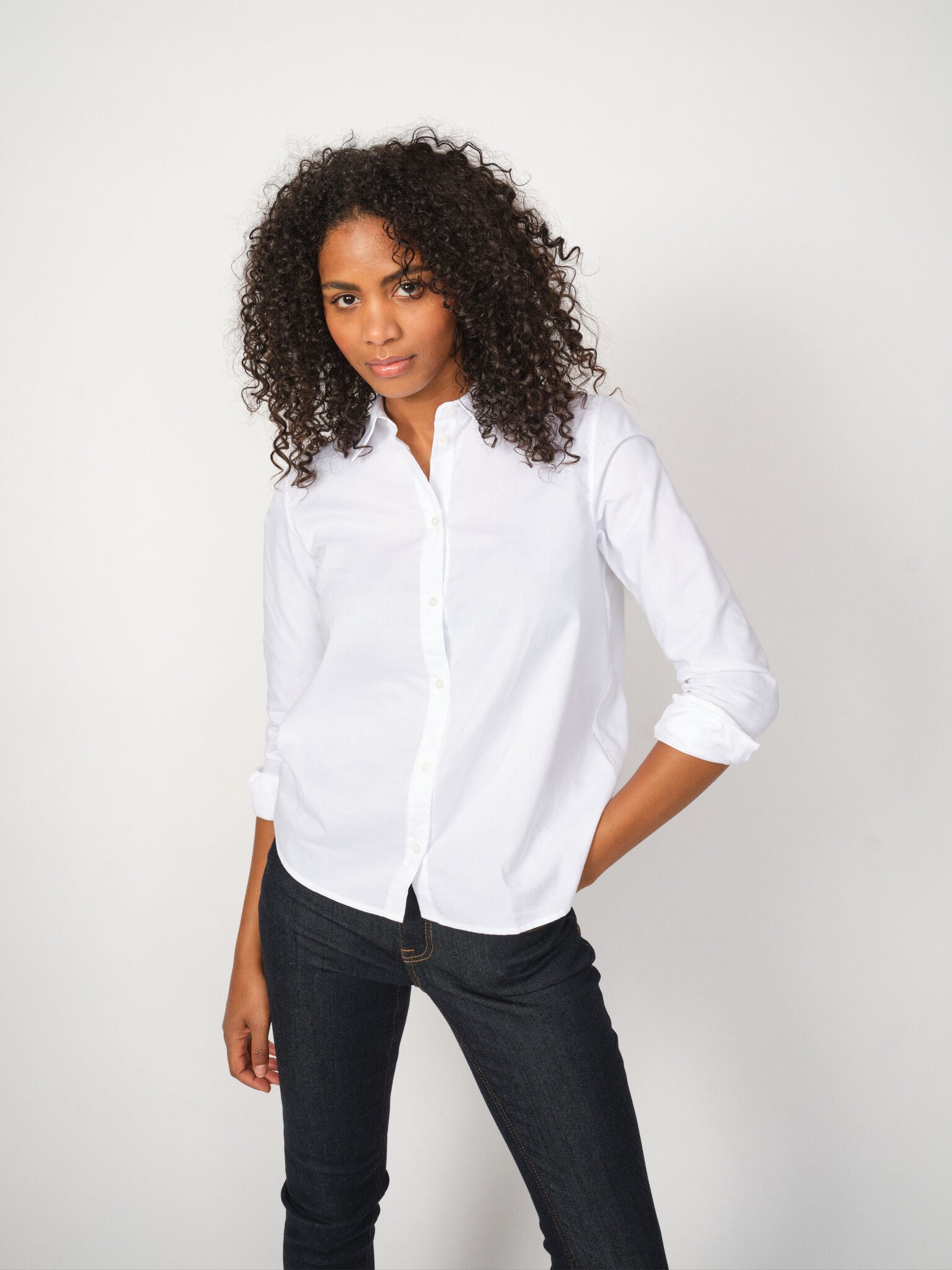 Modelshot / White / Detail